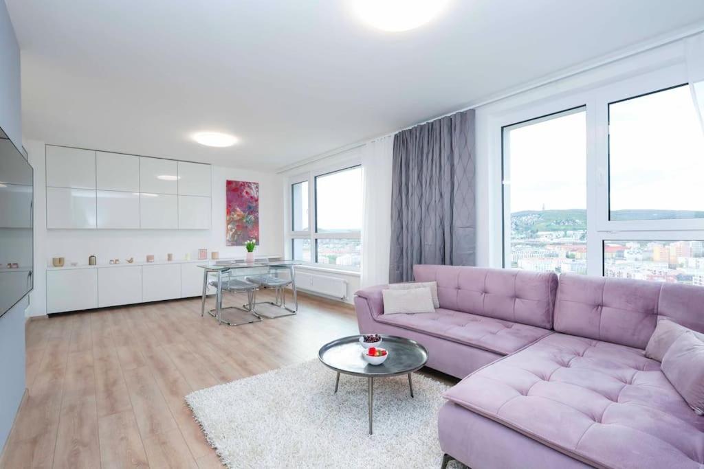 Danubius One - Spacious Apartment W Free Parking Bratislava Exterior photo