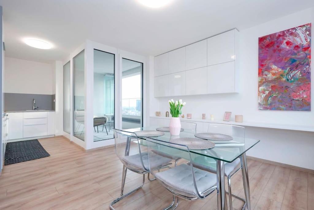 Danubius One - Spacious Apartment W Free Parking Bratislava Exterior photo