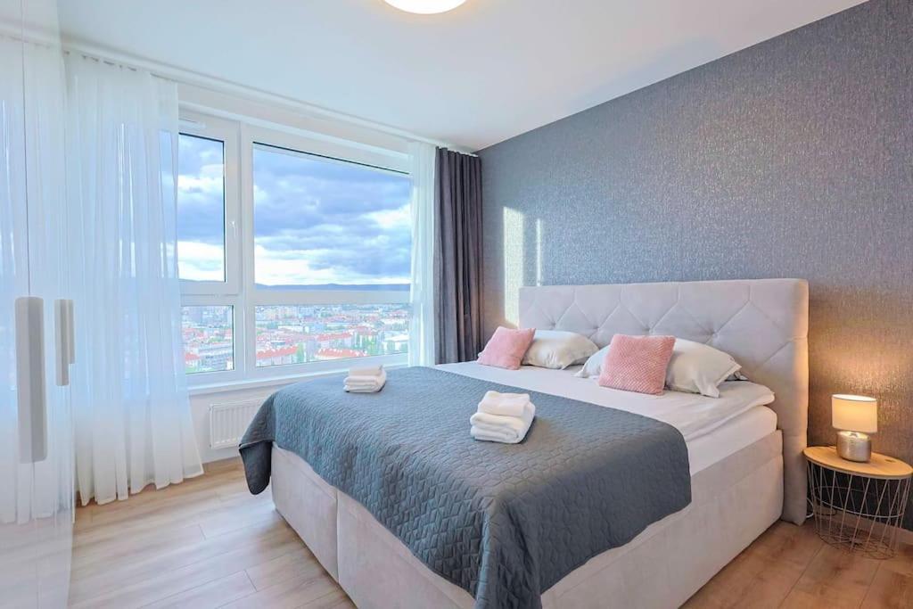 Danubius One - Spacious Apartment W Free Parking Bratislava Exterior photo