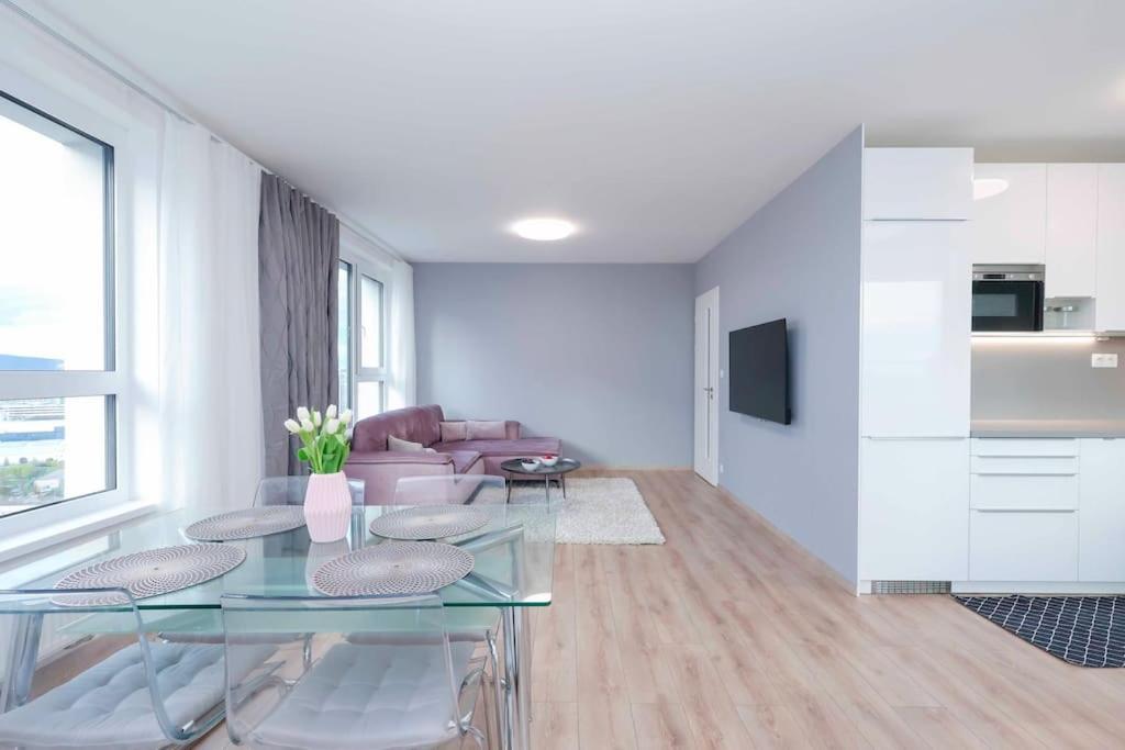 Danubius One - Spacious Apartment W Free Parking Bratislava Exterior photo