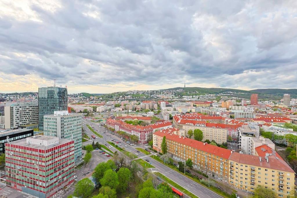 Danubius One - Spacious Apartment W Free Parking Bratislava Exterior photo