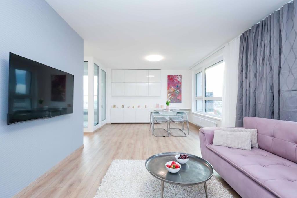 Danubius One - Spacious Apartment W Free Parking Bratislava Exterior photo